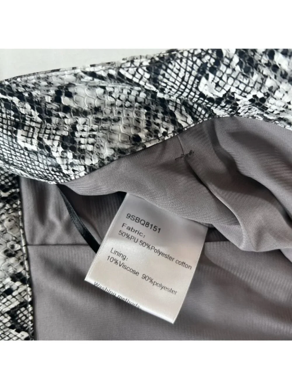 J.ING Faux Leather Snake Print Mini Skirt Size M Lined Zip Fly Pocket Gray Black